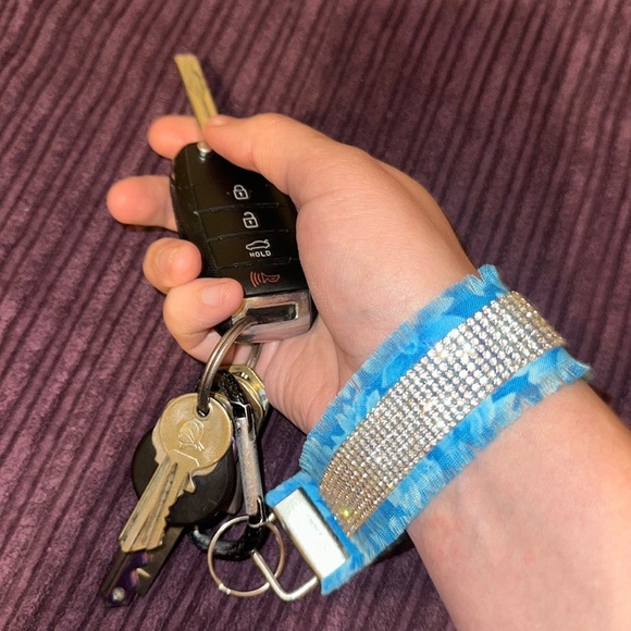 Frayed Rhinestone Wristlet Keychain - Picture 2 of 2